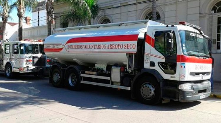 Bomberos de Arroyo Seco presentó una nueva unidad