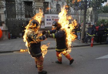 Nueva ‘quema’ de Bomberos ante la Junta