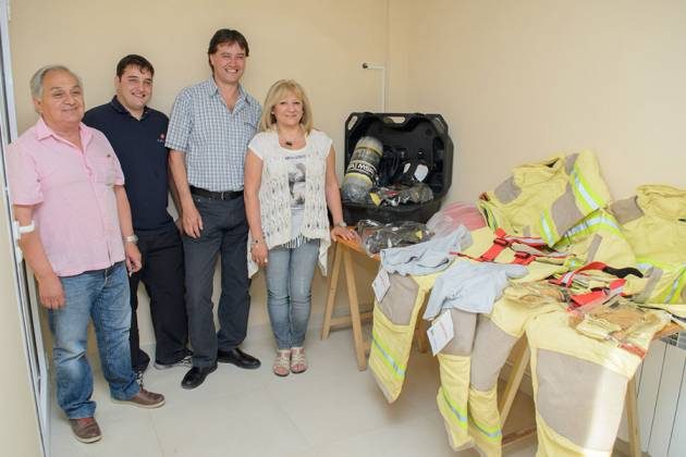 PAE entregó equipamiento a Bomberos de Rada Tilly