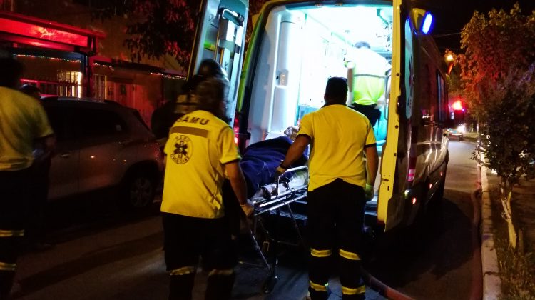 Incendio dejó dos residentes y dos bomberos con principios de asfixia