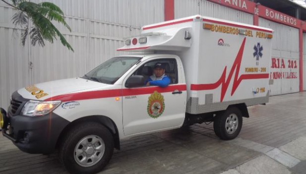 Entregan moderna ambulancia a Compañía de Bomberos del Vraem
