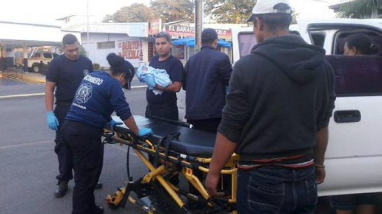 Mujer da a luz en la estación de bomberos de Bugaba