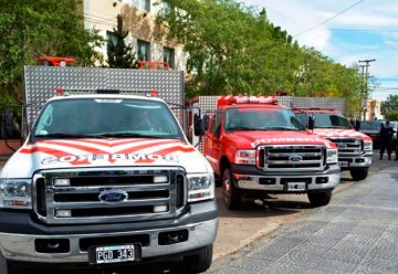 Entrega de equipamiento para cuarteles de bomberos de la provincia