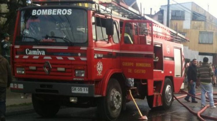 Agreden a bomberos tras acudir a una emergencia en Castro