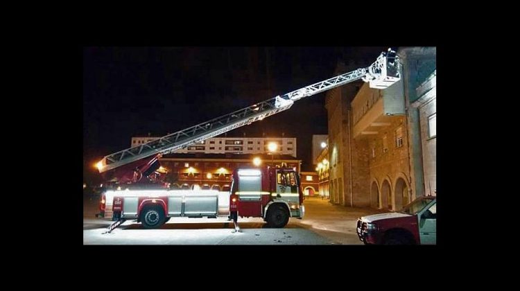 La nueva escalera de bomberos puede llegar hasta el piso 14