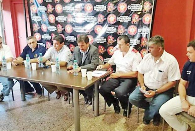 Reconocen a los bomberos voluntarios del oeste provincial