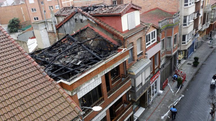 Si los voluntarios no actúan rápido se nos quema la manzana entera