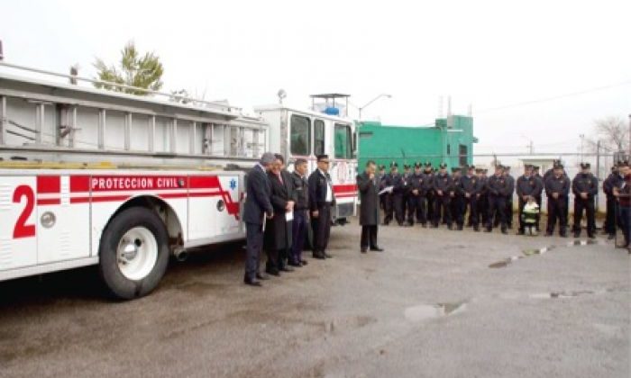 Una nueva máquina extinguidora recibe el Cuerpo de Bomberos