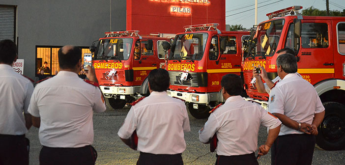 Bomberos de Pilar presentaron tres nuevas autobombas y se lanzó la campaña “La vida en tus manos”