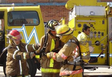 Roban equipos a Bomberos Voluntarios en Morelia