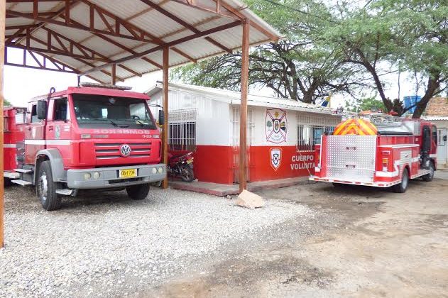El municipio entregó un camión cisterna al Cuerpo de Bomberos de Albania