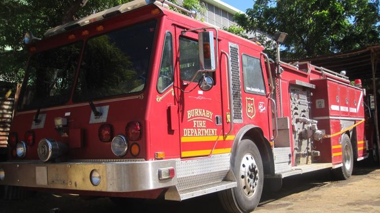 León recibe moderno camión contra incendios