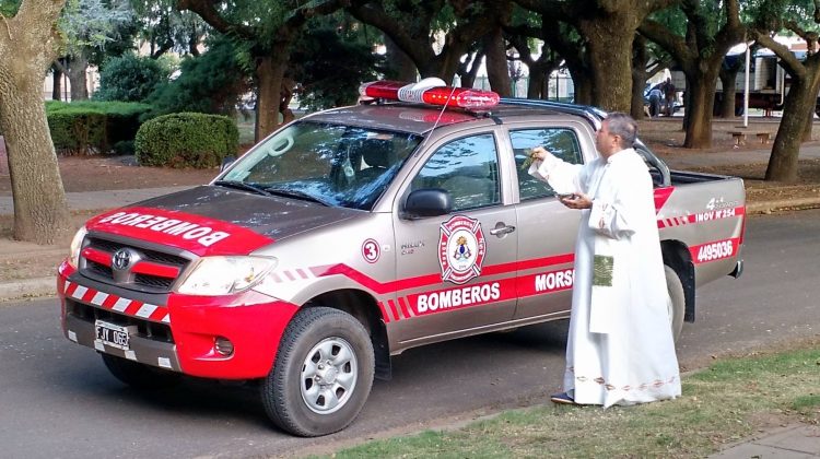 Llegó la camioneta al Cuartel de Bomberos Voluntarios de Morse