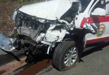 Camioneta de Bomberos del Valle de San José colisionó contra una volqueta