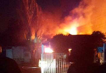 Dos bomberos lesionados deja incendio en el hospital Barros Luco