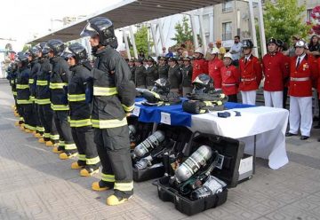 Entregaron mil kits a Bomberos de la región