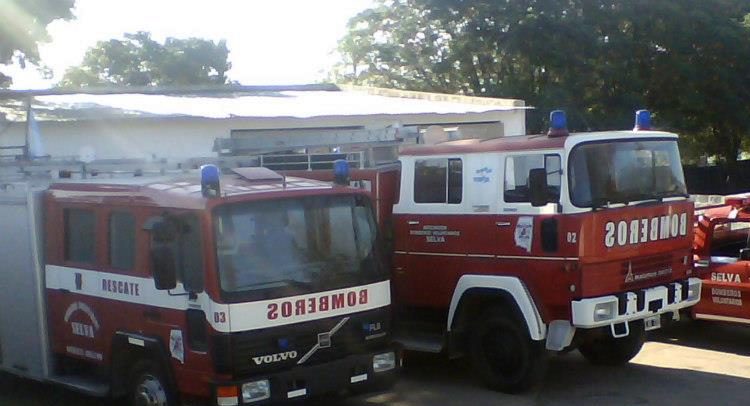 Bomberos de Selva reciben ayuda económica para construir su cuartel
