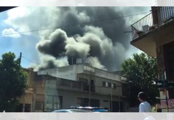 Incendio en una fábrica de plásticos en San Martín