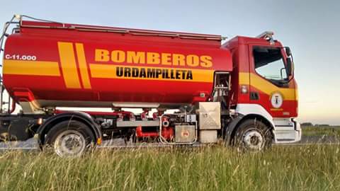 Llegó el nuevo camión cisterna para el Cuartel de Urdampilleta