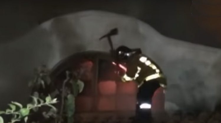 Incendio en restaurante Charlie Papa dejó un bombero herido