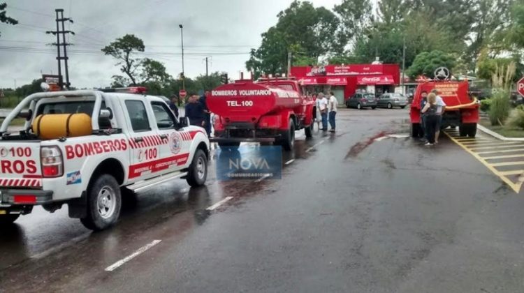 Bomberos de Pueblo General Belgrano recibió prestada un autobomba.