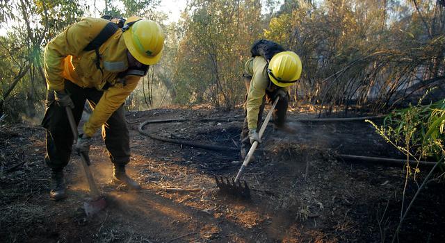Voluntaria de Bomberos resultó lesionada en incendio forestal