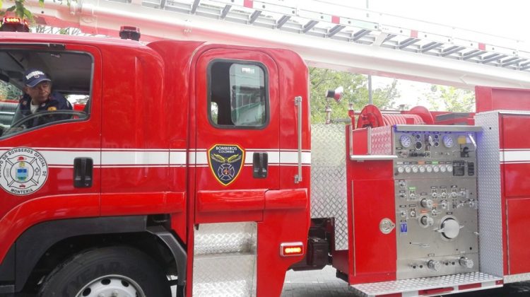 Montería tiene dos nuevas máquinas de bomberos