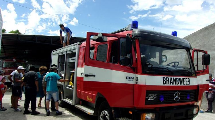 Bomberos de Beltrán tiene nueva autobomba