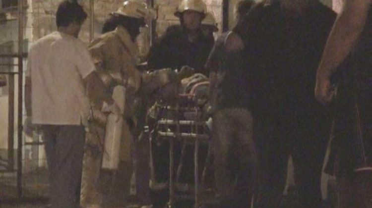 Un bombero resucitó a un hombre que se moría mientras se le incendiaba la casa