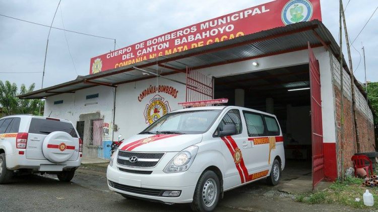 Cuerpo de Bomberos de Mata de Cacao recibe nueva ambulancia