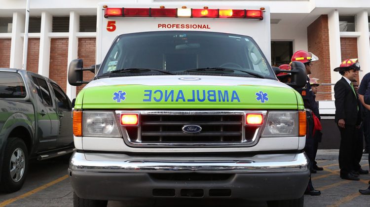 Bomberos Municipales de Mixco, reciben nueva ambulancia