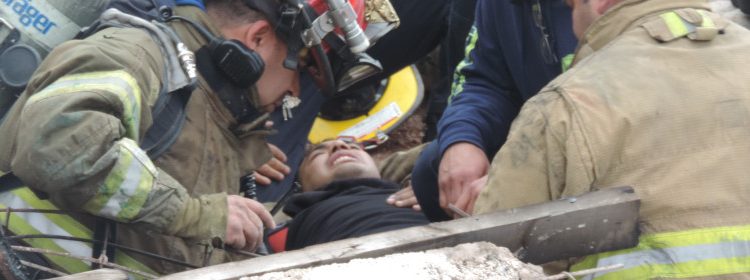Un efectivo del cuerpo de bomberos fue rescatado por sus compañeros