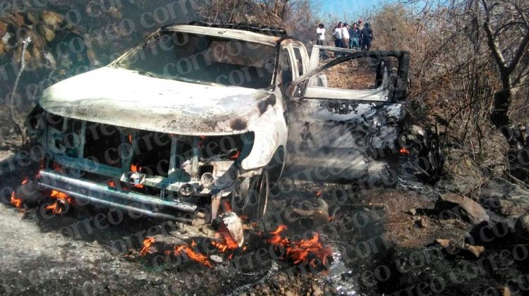 Mientras atendían incendio, se quema unidad de bomberos