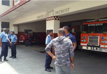 Bomberos de Colón se declaran en huelga de brazos caídos