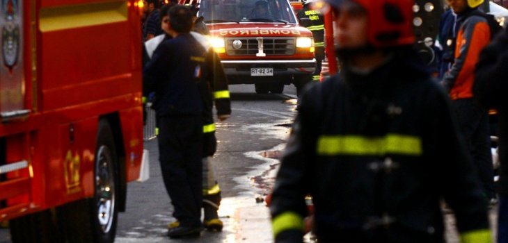 Entrenamiento de Bomberos casi terminó con una vivienda destruida