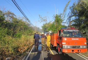 Ocho bomberos lesionados tras labor de apagar incendios