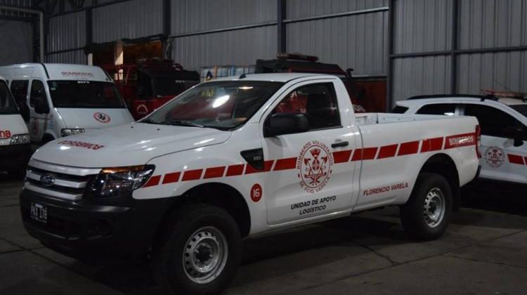 Bomberos Voluntarios de Florencio Varela realizó la presentación de una nueva unidad