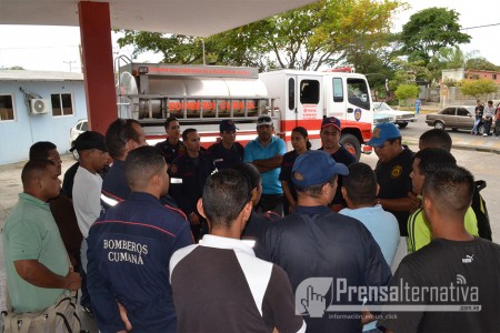 Bomberos de Cumana tomaron la comandancia en reclamo por mejoras laborales