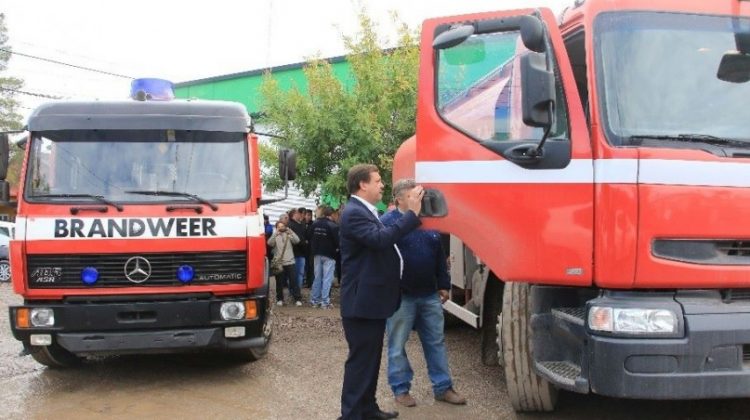 Entregaron vehículos a seis cuarteles de Bomberos de la provincia