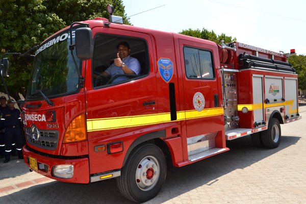 Nueva máquina del cuerpo de Bomberos de Fonseca