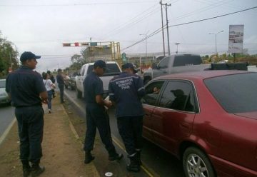 Bomberos tomaron las calles para pedir ayuda