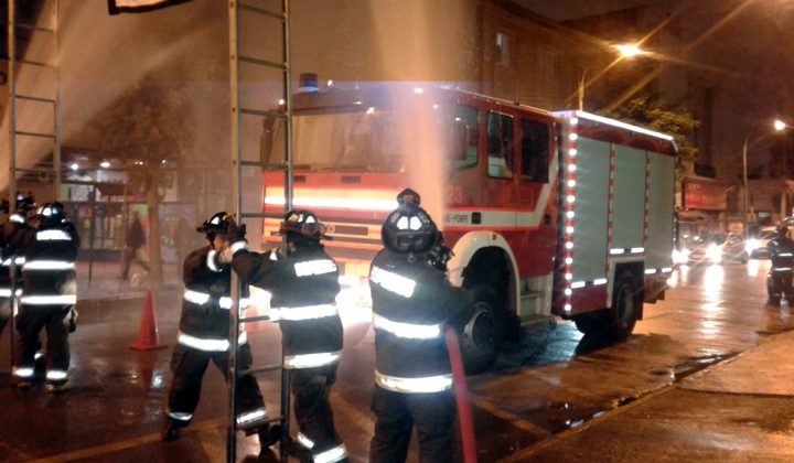 Moderno carro bomba es donado a bomberos de Viña del Mar