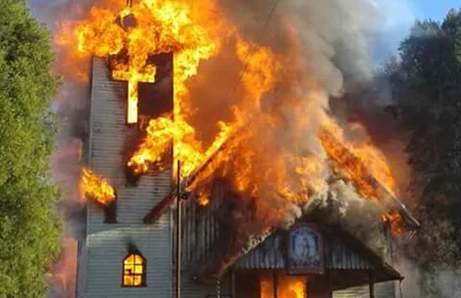 Cadete de Bomberos que confesó quemar iglesia en Rupanco