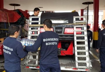 Bomberos colombianos apoyarán labores de rescate en Ecuador