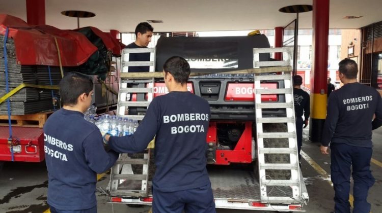 Bomberos colombianos apoyarán labores de rescate en Ecuador