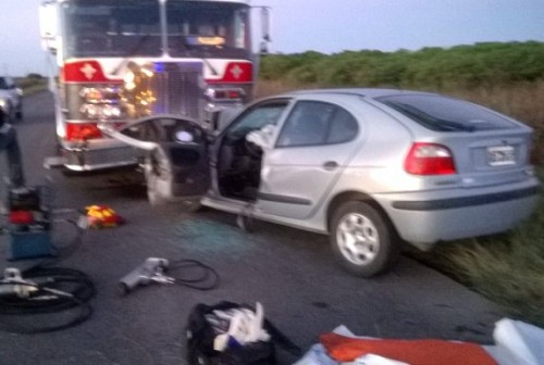 Un automovilista choco violentamente la autobomba de Bomberos Voluntarios