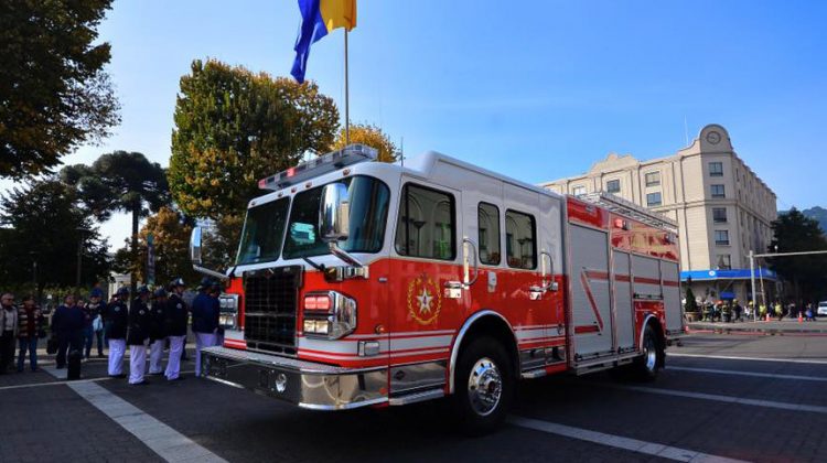 Entregan nuevo carro a Bomberos de Concepción