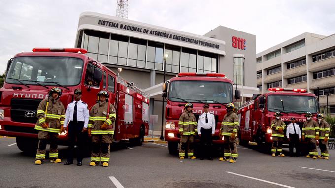 Liga Municipal dona camiones de bomberos