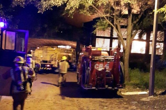 Un bombero voluntario herido en voraz incendio