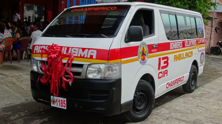 13cía. de Bomberos Voluntarios de Champeríco recibio una ambulancia